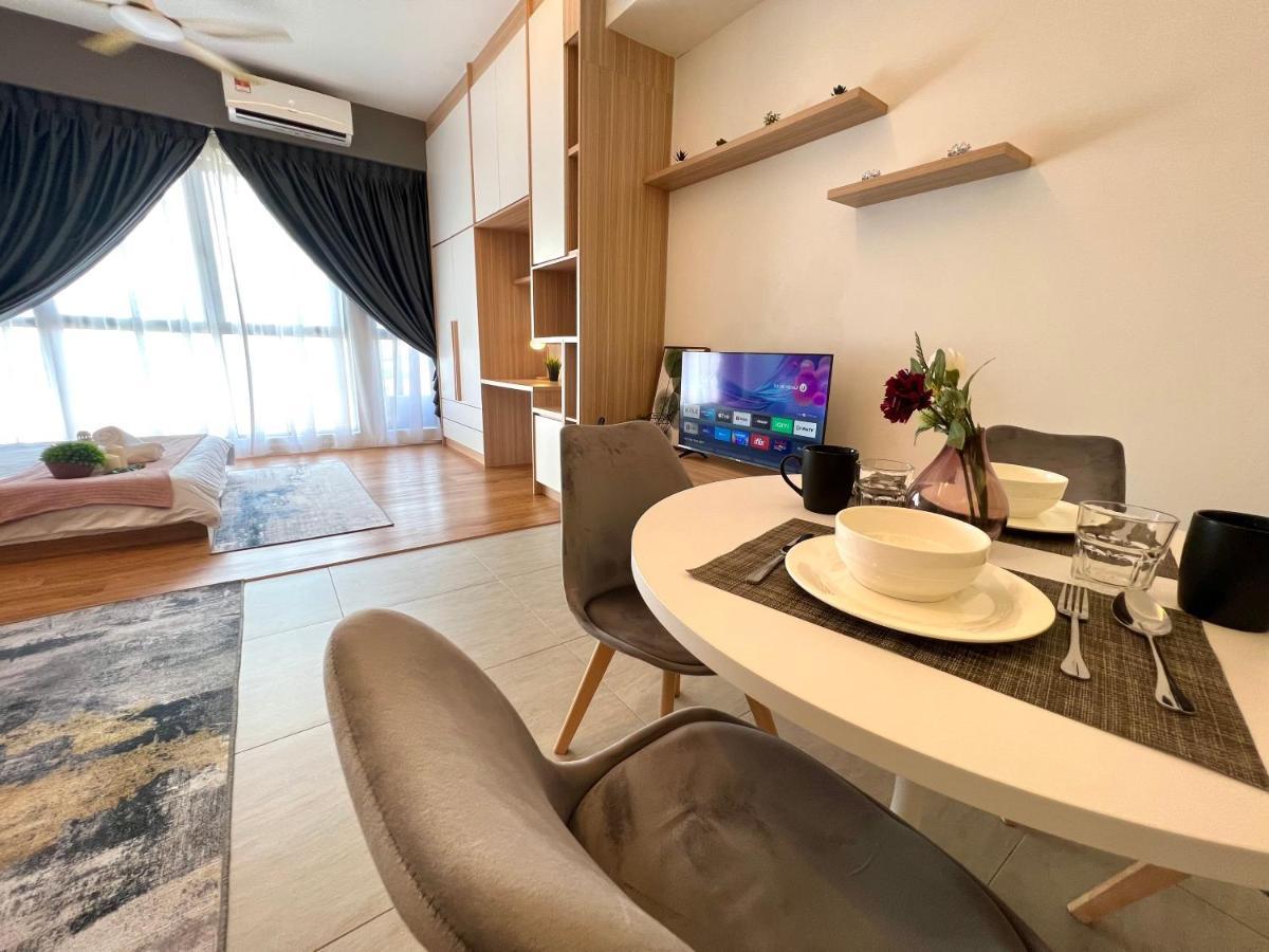Free Parking # 2 Bed Family Bellsuite - Sepang Klia Kota Warisan Eksteriør bilde